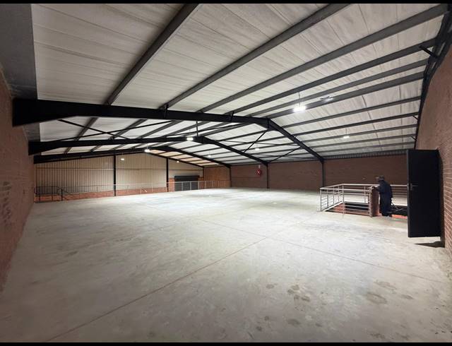 3,800M² WAREHOUSE FOR SALE IN CHLOORKOP